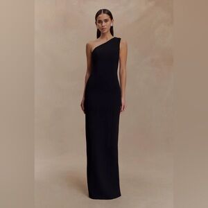 Meshki Classic Black One-Shoulder Gown